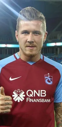 Trabzonspor, Juraj Kucka ile 3 yıllık sözleşme imzaladı - Son Dakika Spor Haberleri